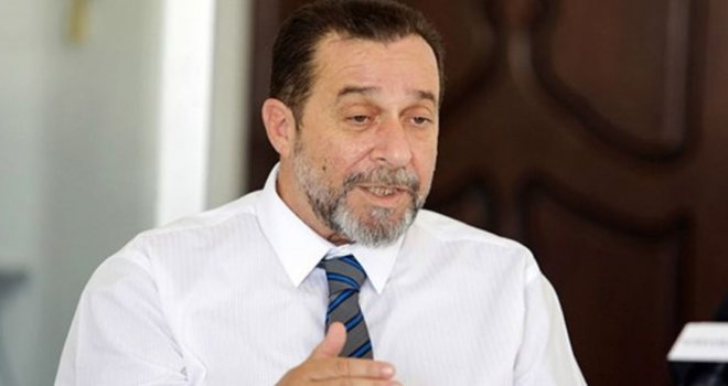 "Kişinin rızası olmadan maaş kesinti yapmak zimmete para geçirmekle eş değerdir"