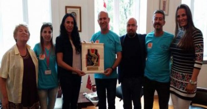 KKTC halk dansı ekibi Macaristan’da sahne aldı