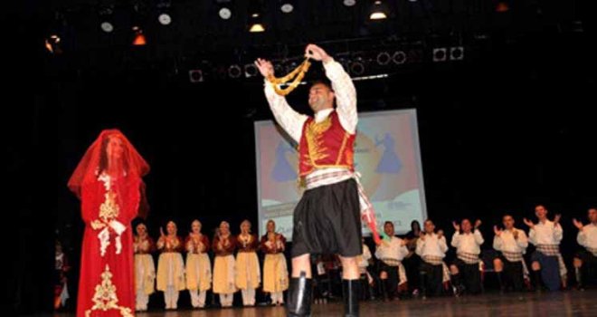 KKTC Halk Dansı ekibine Macarlar’dan büyük ilgi