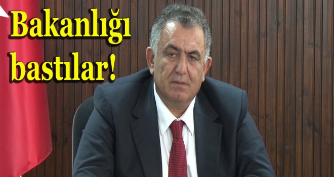 KKTC TARIM BAKANI REHİN ALINDI! 