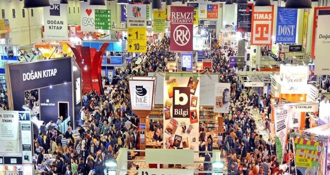 KKTC’nden yazar ve ressamların eserleri Uluslararası İstanbul Kitap ile Sanat Fuarında