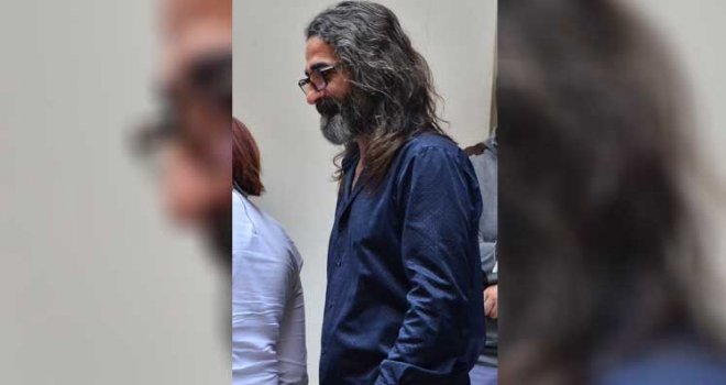 Konsomatris kızları ilişkiye zorladı