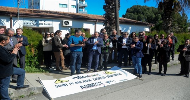 KTAMS, ŞEHİR PLANLAMA DAİRESİ’NDE 2 SAATLİK UYARI GREVİ YAPTI
