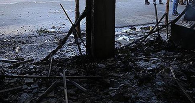 KYB ve Goran partilerinin binaları ateşe verildi