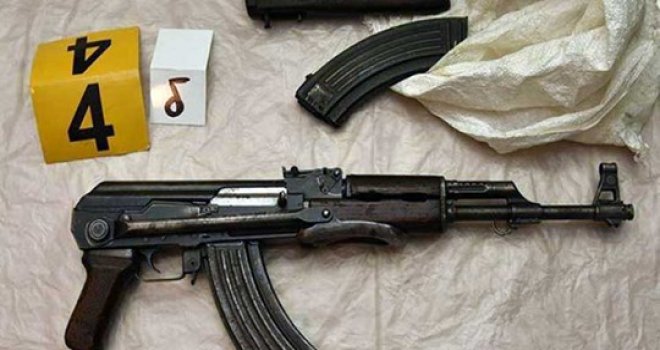 Larnaka’da ‘kullanıma hazır silahlar’ bulundu