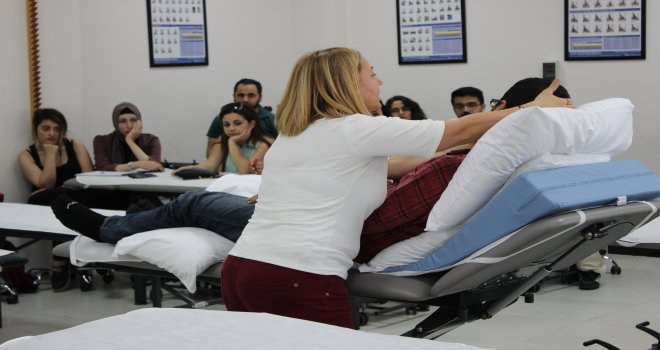 LAÜ’de Genel Cerrahi Uygulamaları ve Fizyoterapi Çalıştayı düzenlendi 