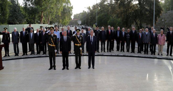 Lefkoşa Şehitler Anıtı’nda tören düzenlendi