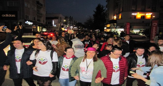 LEFKOŞA’DA DOWN SENDROMU FARKINDALIK YÜRÜYÜŞÜ DÜZENLENDİ.
