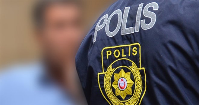 Lefkoşa'da İşletmeciyi Alıkoyup Hırsızlık Yapan 3 Kişi Tutuklandı