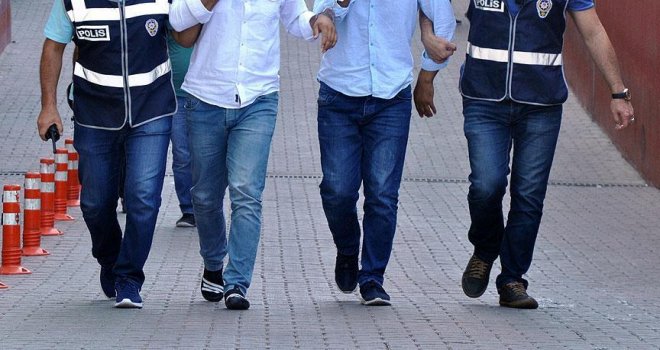 LİMASOL'SA TUTUKLANANLARDAN BİRİNİN KKTC’DE CİNAYETTEN ARANDIĞI BİLGİSİ VAR