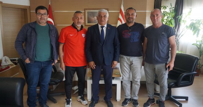 LONDRA TÜRK TOPLUMU MASTERLERİ, GÜZELYURT BELEDİYE BAŞKANI ÖZÇINAR’I ZİYARET ETTİ