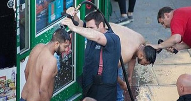 LONDRA'DA ASİTLİ SALDIRI