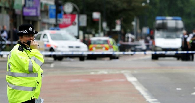 LONDRA'DA PANİĞE NEDEN OLAN 2 KİŞİ SERBEST BIRAKILDI