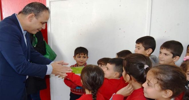 LTB, ARABAHMET İLKOKULU’NA KIRTASİYE MALZEMESİ BAĞIŞINDA BULUNDU