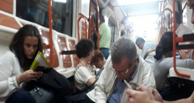 Madrid metrosunda silah sesleri