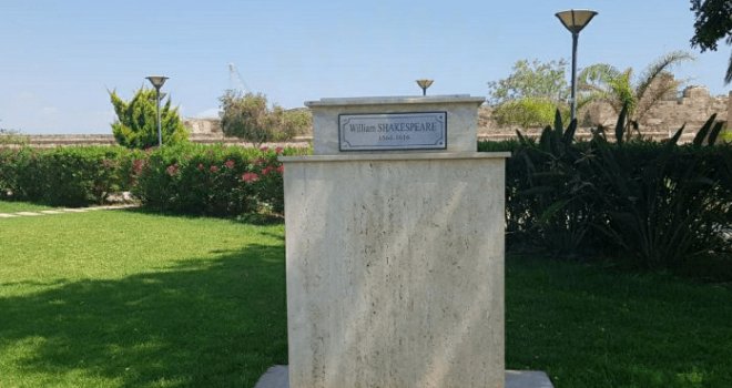 Mağusa Belediyesi tarafından yaptırılan Shakespeare büstü çalındı