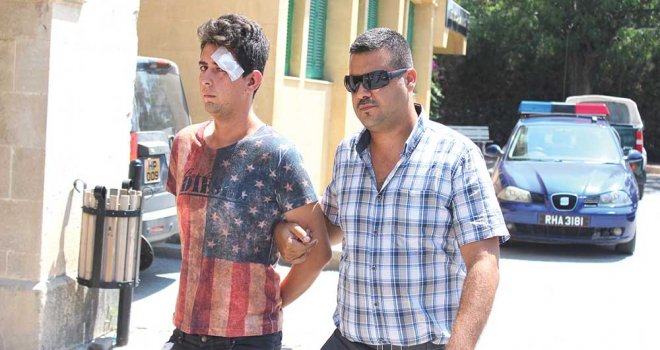 Mahallelinin yakalayıp tartakladığı hırsız cezaevinde