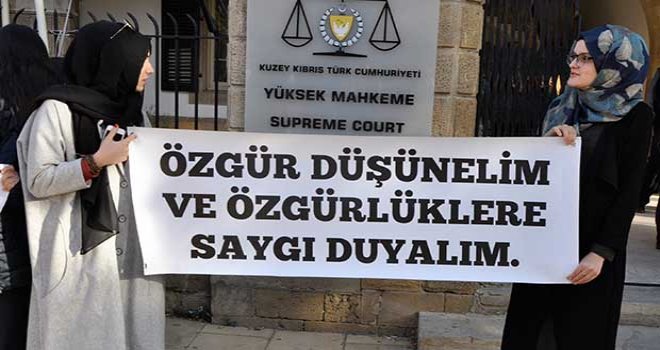 Mahkeme önünde ilahiyat eylemi