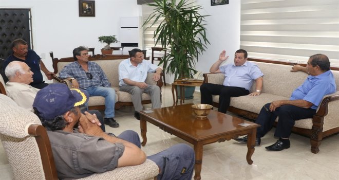 MALİYE BAKANI DENKTAŞ LEFKOŞA MUHTARLAR DERNEĞİ HEYETİNİ KABUL ETTİ