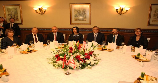 MECLİS BAŞKANI SİBER, KONUK HEYETLER ONURUNA YEMEK VERDİ