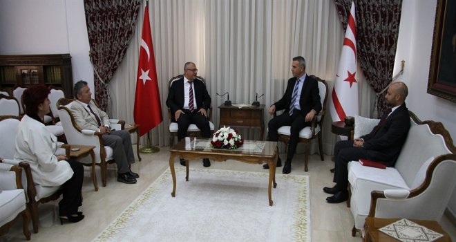 MECLİS BAŞKANI ULUÇAY, KIBRIS SAĞLIK VE TOPLUM BİLİMLERİ ÜNİVERSİTESİ HEYETİNİ KABUL ETTİ.