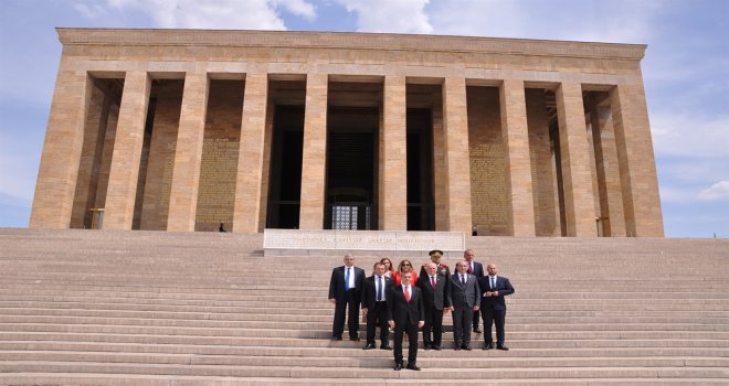 MECLİS BAŞKANLIK DİVANI HEYETİ ANITKABİR’İ ZİYARET ETTİ.