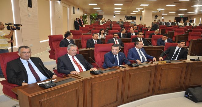 MECLİS EĞİTİM, VATANDAŞLIKLAR, MÜZAKERELER VE KARPAZ'I KONUŞTU
