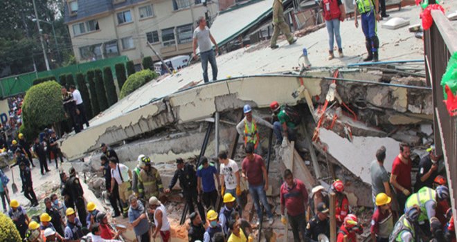 Meksika’daki depremin ardından arama kurtarma çalışmaları devam ediyor