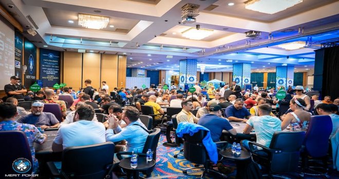 Merit Poker için 3 bin turist geldi