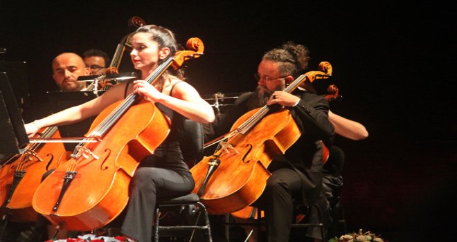 Mersin'de KKTC'nin kuruluşunun 40. yılı dolayısıyla konser verildi