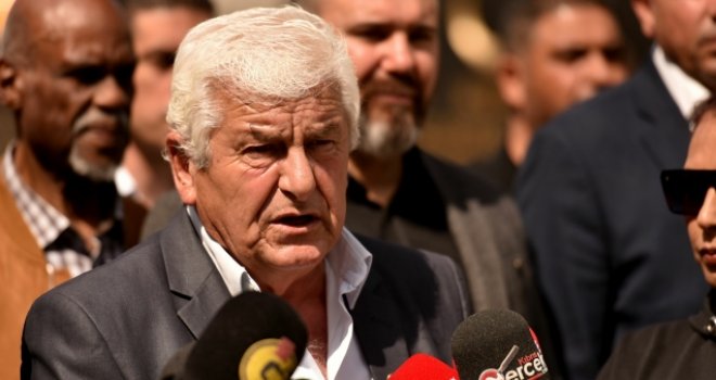 "Metin Arhun derhal özür dilemeli"