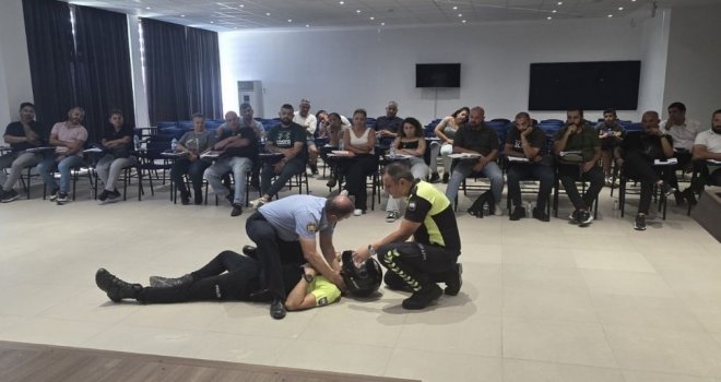 Motosiklet sürüş eğitmeni adayları için organize edilen kurs sürüyor