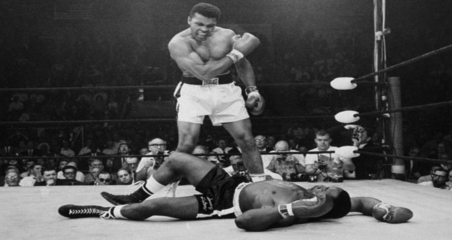 Muhammed Ali hayatını kaybetti.