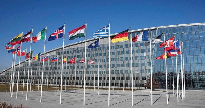 NATO Suriye'yi görüşmek için olağanüstü toplanacak.