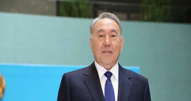 Nazarbayev yeni Kazak alfabesini onayladı