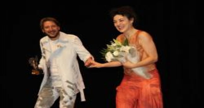 Nergis Öztürk ve Engin Hepileri'den muhteşem performans.