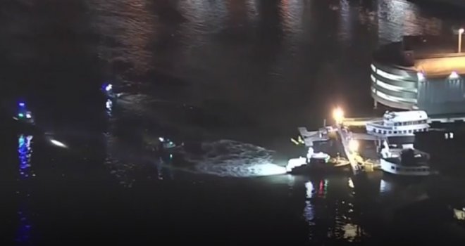 New York’ta helikopter denize düştü