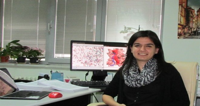 ODTÜ'LÜ KADIN AKADEMİSYEN, KANSERİN ŞİFRELERİNİ ÇÖZÜYOR
