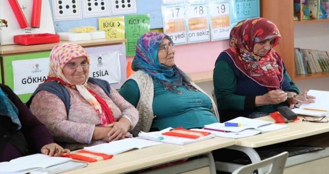 Okuma yazma bilmeyen yetişkinlere yönelik eğitim seferberliği