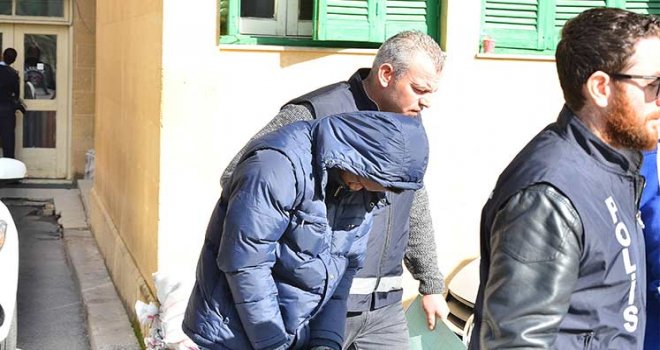 Okumaya geldi uyuşturucudan yakalandı