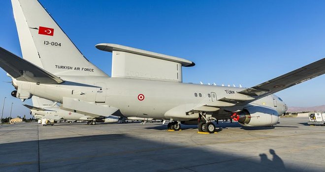 Orgeneral Akar, Zeytin Dalı Harekatı'nı havadan denetledi.