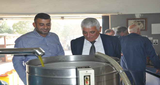 ÖZÇINAR BÖLGEDEKİ ZEYTİNYAĞI FABRİKALARINI ZİYARET ETTİ