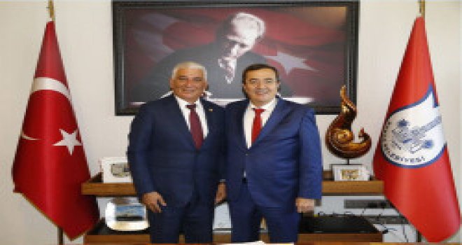 Özçınar, Kıyı Ege Belediyeler Birliği Başkanı Batur ile görüştü