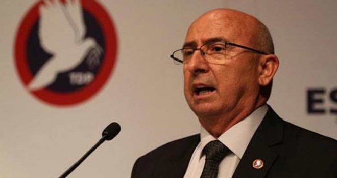 Özyiğit basının karşısına geçerek açıklama yaptı