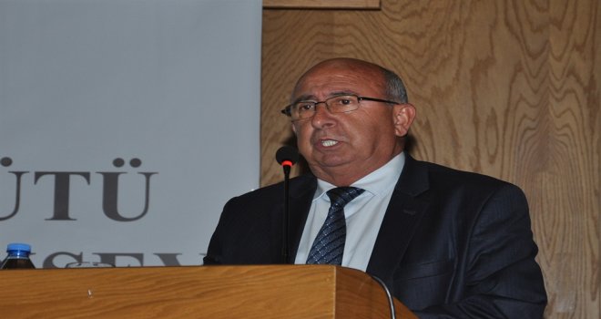 ÖZYİĞİT: “BU ÜLKEDE MAALESEF GERÇEK NÜFUSU KİMSE BİLMEDİ. GERÇEKÇİ NÜFUS YAPISI ORTAYA KONMAZSA HİÇBİR PLANLAMA GERÇEKÇİ OLMAZ..”