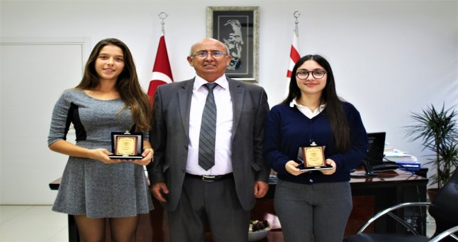 ÖZYİĞİT IGCSE MATEMATİK VE TÜRKÇE DÜNYA BİRİNCİLERİ ÇULLUOĞLU VE METİN’İ KABUL ETTİ