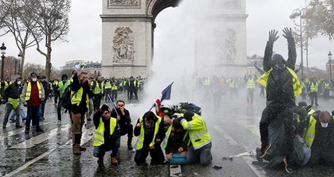 Paris'teki gösterilerin faturası 3 ila 4 milyon euro