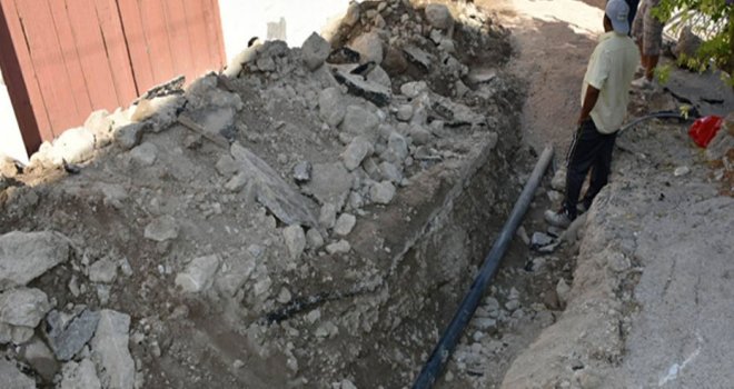Paslı, galvaniz ve eski içme suyu boru hattı yenileniyor