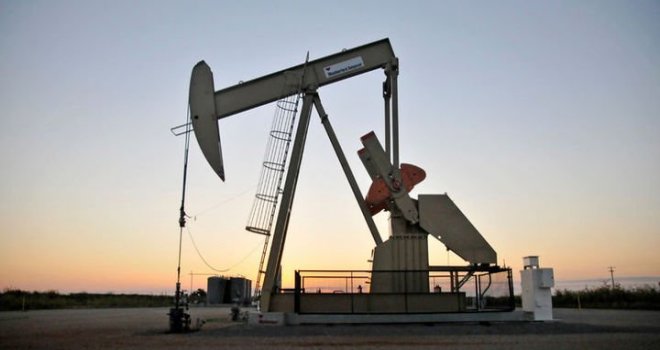 Petrol Temmuz'dan beri en güçlü haftalık kazancına hazırlanıyor