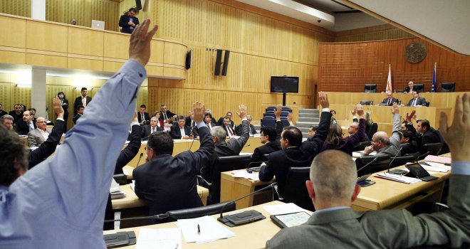 Plebisit oylaması cuma günü Rum Meclisi’nde